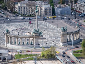 Сијарто: Подржаћемо нафтни ембарго ако се изузму нафтоводи