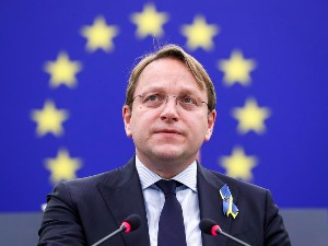 Вархељи: Брисел наставља снажну подршку Србији
