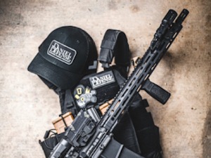 Произвођач пушке којом је почињен масакр у Тексасу у рекламама користио децу