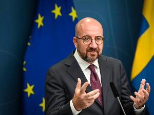 Мишел: Договорена забрана увоза руске нафте