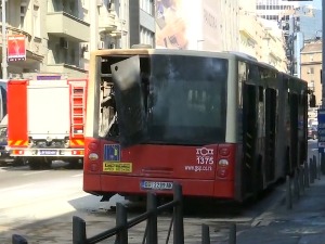 Запалио се аутобус градског превоза у Бранковој улици