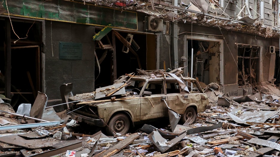 Украјина, за шаку долара – црно тржиште оружја, крађа житарица, трговина људима