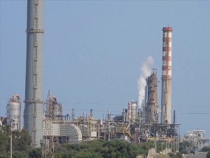 Парадокс ембарга – забрана руске нафте мука за европске рафинерије