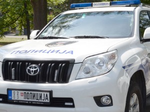 Хапшење због сумње да су везали и покрали човека