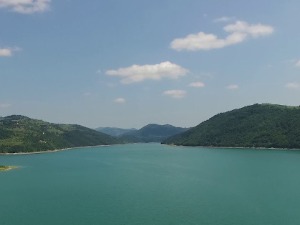 Потрага за женом у Златарскoм језеру