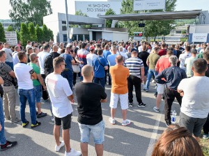 Пред радницима "Фијата" две понуде, у понедељак почиње изјашњавање