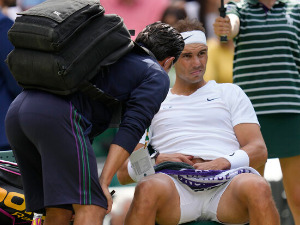 Отац и сестра тражили од Надала да преда меч, Фоњини му не верује да је повређен