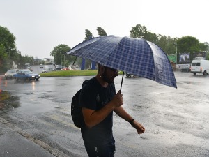 Данас ће бити кишно и свежије, на снази упозорење РХМЗ-а