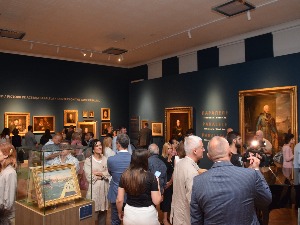 Иконе, портрети, пејзажи... Отворена изложба „Паралеле"