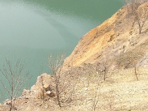 Пронађено тело жене која је пала са литице Лединачког језера