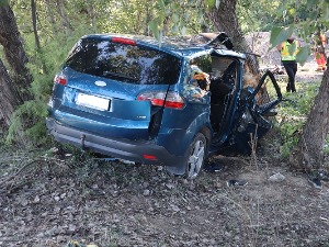 Мађарска, аутомобил са мигрантима слетео са пута - погинула једна особа