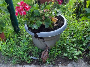 Бачена бомба на кућу Србина у Витини