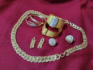 Цариници запленили дукате и златни накит вредне милион и по динара