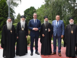 Вучић са патријархом Порфиријем и Додиком о ситуацији на КиМ и другим важним питањима 