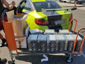 Хоргош, гепек пун уређаја за рударење биткоина