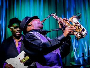  Свеци марширају 