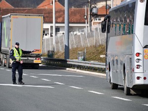 Полицијском контролом аутобуса откривено преко 3.500 прекршаја