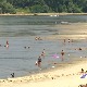 Пешке преко реке – дуготрајна суша и високе температуре утицале на пад водостаја 