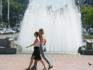 Поново све топлије, освежење првог дана викенда