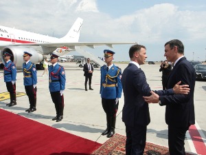 Санчез завршио посету Србији, Мали га испратио на аеродром