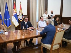 Вучић са Боцан-Харченком: Србија ће се увек залагати за мир и дијалог