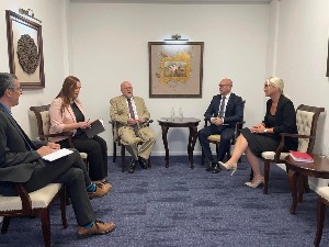 Ракић америчком амбасадору: Срби неће да трпе притисак