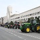 Пољопривредници чекају писане гаранције, ноћ ће провести испред Покрајинске владе