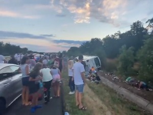 Министар Лончар обишао повређене у Бугарској – једно дете оперисано, а родитељу ампутирана нога