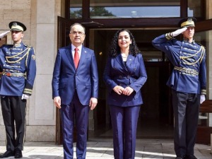 Бајрам Бегај у Приштини, Вјоса Османи тражи споразум о заједничкој одбрани