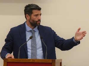 Шапић: Градски превоз неће поскупети у наредних годину и по дана