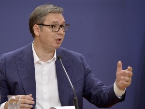 Вучић данас са Србима са КиМ, после тога се обраћа грађанима