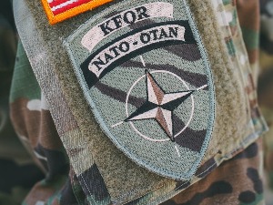 Командант Кфора: Нећемо дозволити барикаде на путевима, aко буде тензија поступићемо по мандату