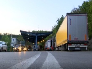 Свећља: Без оклевања спроводимо одлуке о српским личним картама и таблицама