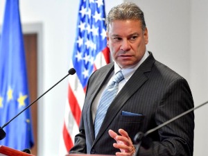 Ескобар: Вучић потпуно посвећен регионалној стабилности