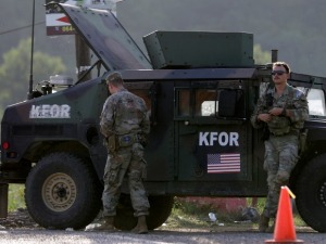 Кфор: Помно пратимо ситуацију, остајемо на Јарињу и Брњаку