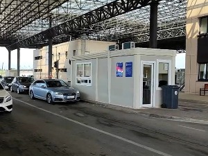 Постављени дисклејмери о личним картама на административним пунктовима на КиМ