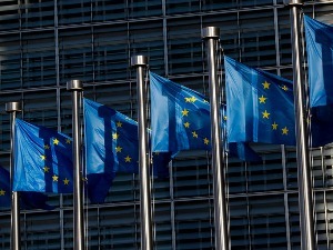 ЕУ позива Приштину да остави "довољно времена" за пререгистрацију возила