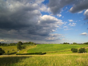 Облачно али топлије време, температура до 26 степени