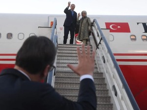 Председник Вучић испратио Ердогана на аеродрому