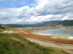 Повремено падавине, крајем дана разведравање