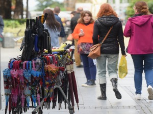 Хладан јесењи дан за испраћај лета – сунце и облаци, али и киша