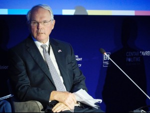 Хил: Очекујемо објашњење од Србије због документа потписаног са Русијом