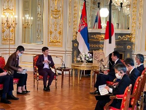 Ана Брнабић се састала са премијером Јапана Фумиом Кишидом