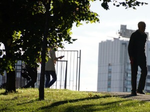 Променљиво облачно и топло, понегде пљускови и непогоде 
