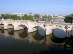 Мостови Париза