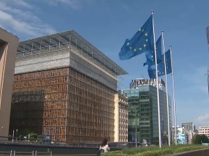 Колико је Приштина далеко од столице у УН,  а Београд близу ЕУ