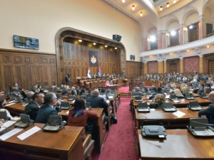 Народни посланици данас расправљају о Закону о министарствима