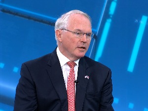 Хил: Упозорио бих Србе да разумеју да ово није она њихова "мајка Русија"