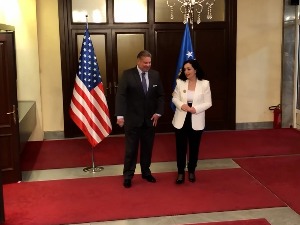 Ескобар у Приштини подржао дијалог са Београдом и аспирације институција ка ЕУ и НАТО-у