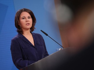 Дојче веле: Берлински процес, Аналена Бербок појачава темпо